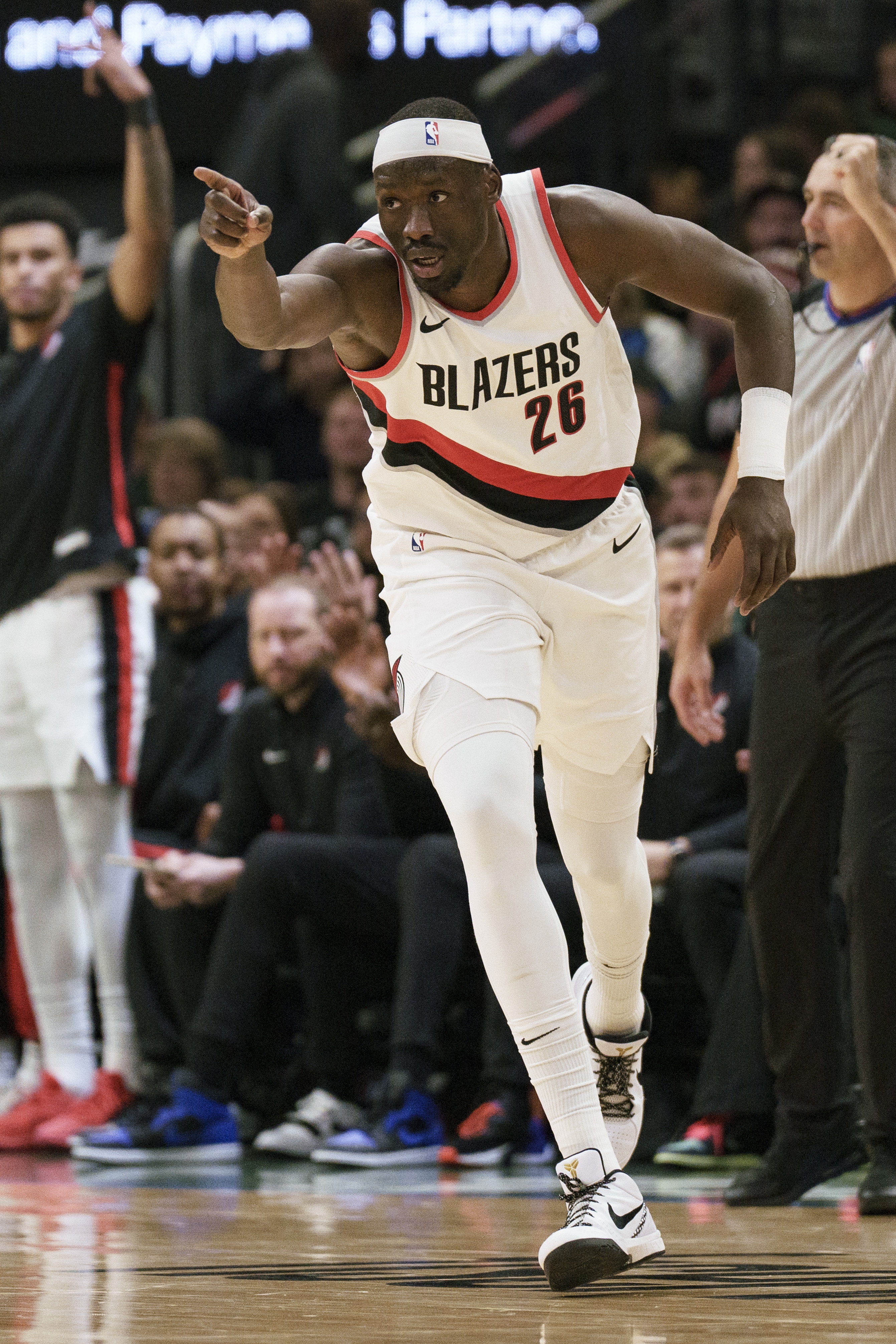CBA名宿！里斯上半場三分4中3 11分鐘砍下11分5籃板